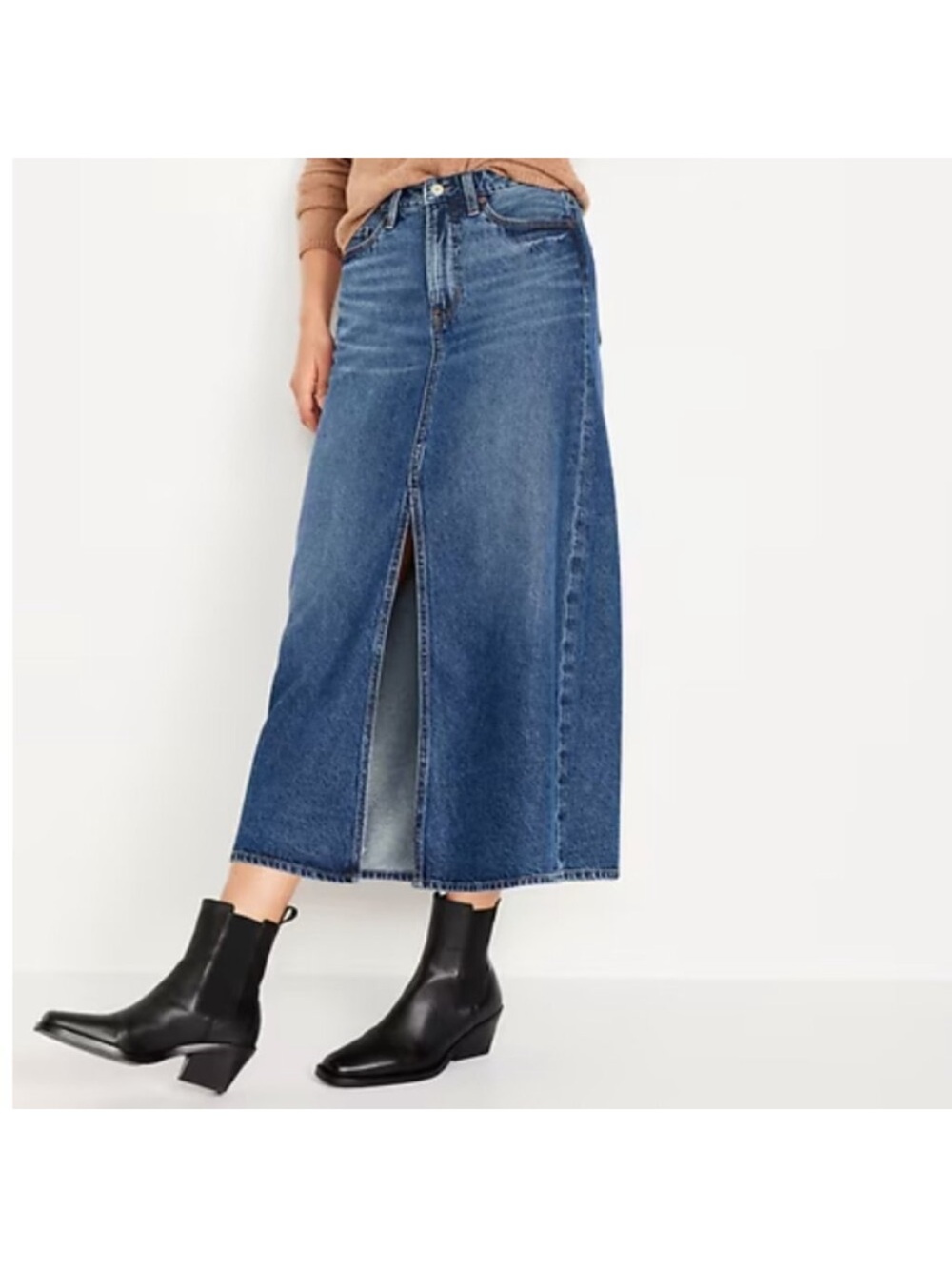 Old Navy High-Waisted Denim
Midi Skirt Size 8